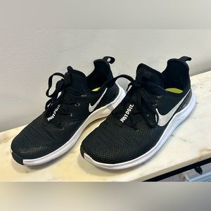Nike Free TR8 - Black - women's size 7 - HIIT/Training